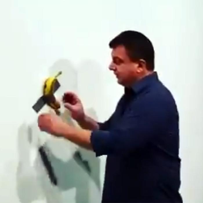 Banana de 150.000 de dolari a fost mâncată VIDEO
