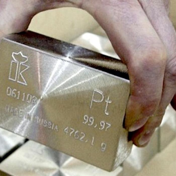 Diferență de 1000 de dolari. Platina, făcută praf de paladiu