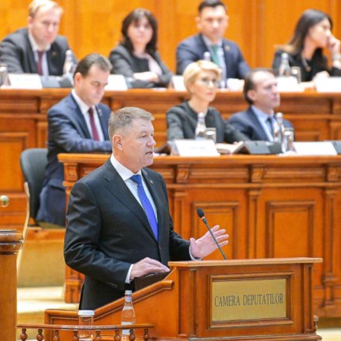 Iohannis către diasporă: Vă aşteptăm cu drag acasă 