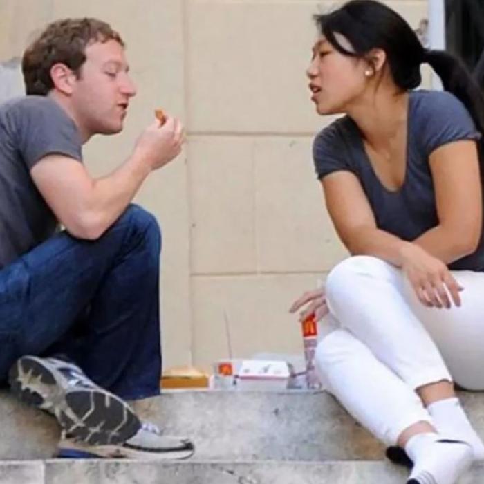 Mark Zuckerberg, suprins într-un magazin cu prețuri mici
