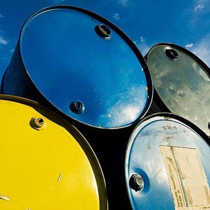 Barilul de petrol, scade pe fondul epidemiei din China