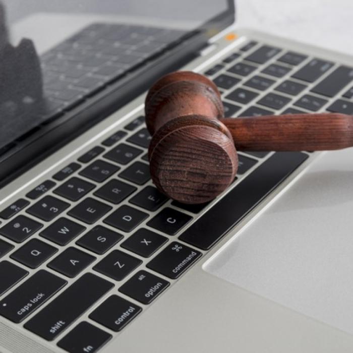 Grefierii își opresc activitatea timp de două ore, astăzi. Vezi ce s-a întâmplat