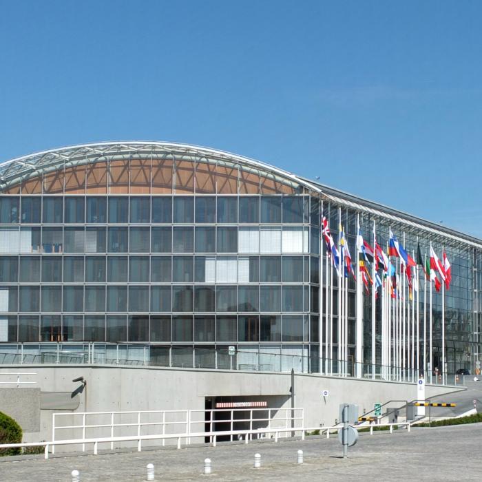 BEI alocă mai mulţi bani pentru proiectele de energie curată