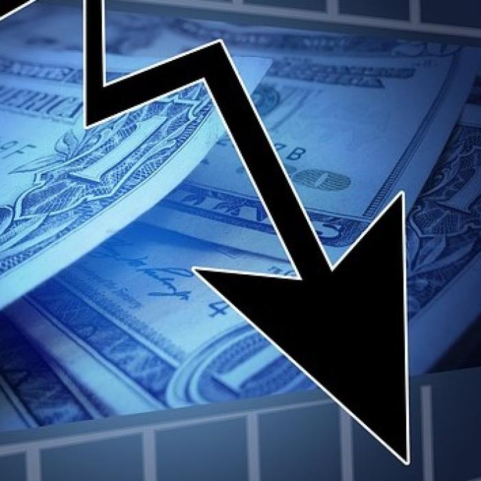 Bursa a închis în scădere. Trei companii au avut pierderi semnificative