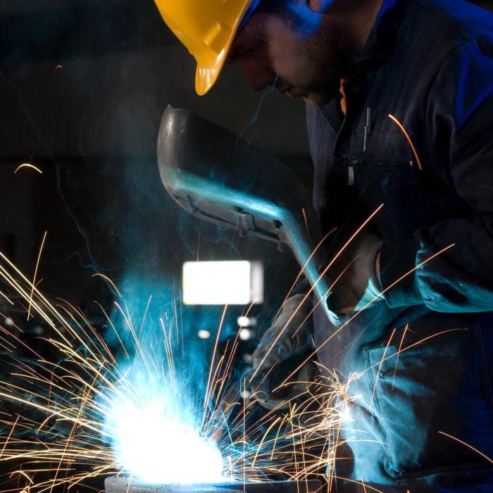 Barometru: Ianurie, a doua lună de contracție a activității din industrie