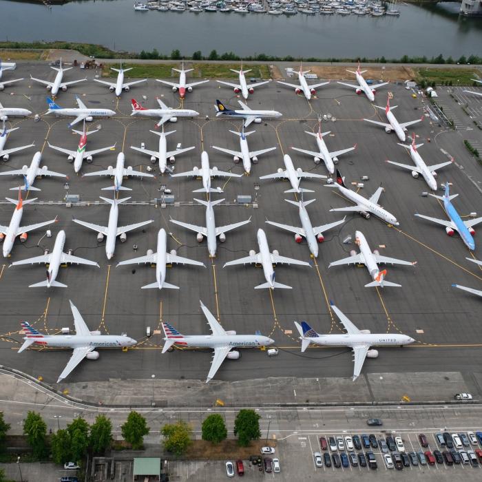 Companiile aeriene, primele lovite de criza provocată de coronavirus