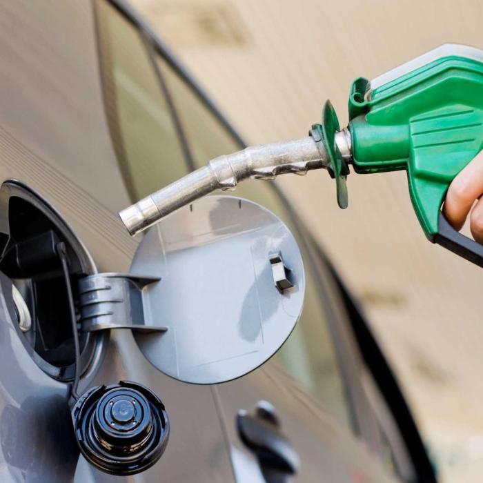 Prețul benzinei din România, a SCĂZUT! Află detalii