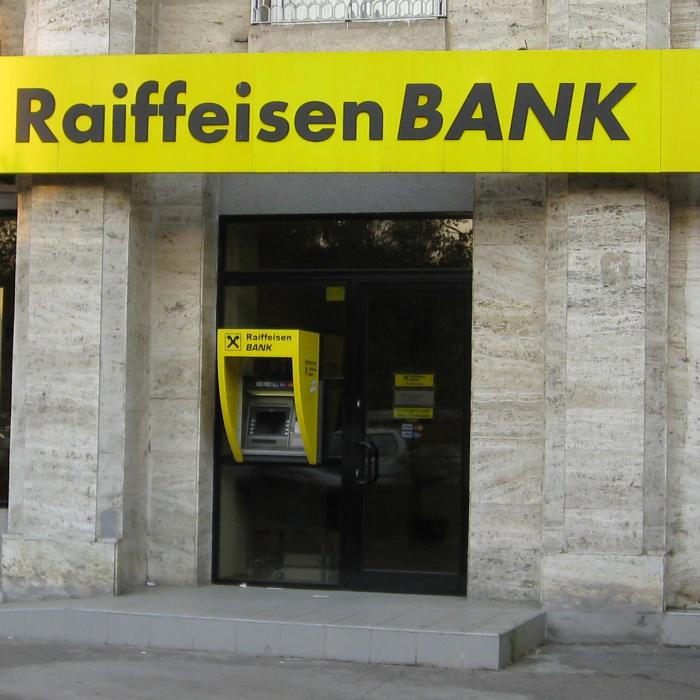 Raiffeisen Bank amână timp de 3 luni ratele