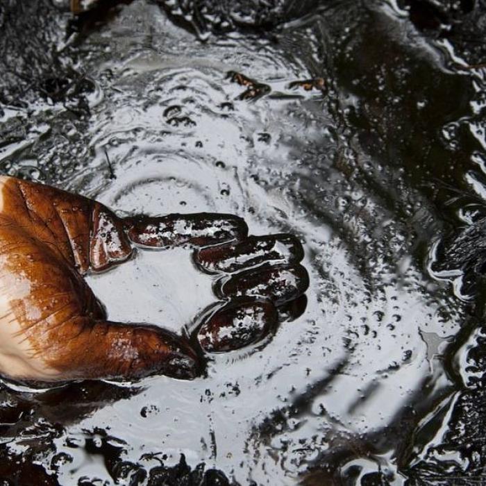 Prețul mic al țițeiului distruge industria petrolului. Inclusiv în România