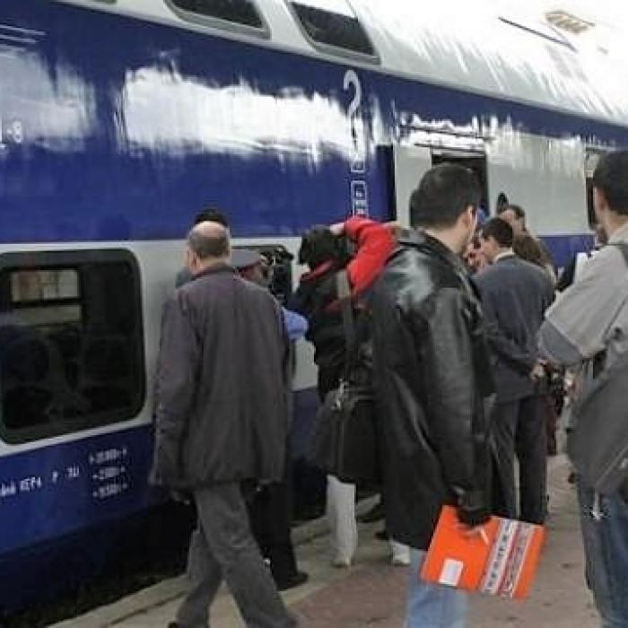 CFR Călători aplică noua regulă: Un loc liber, un loc ocupat