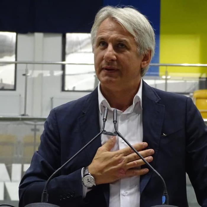 Teodorovici: Iohannis, fii român, fii BĂRBAT