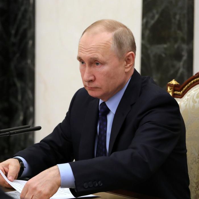 Coronavirusul îi poate DISTRUGE visul lui Putin