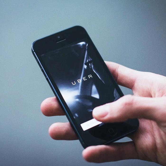 Uber anunță noi concedieri din cauza pandemiei provocate de Covid-19