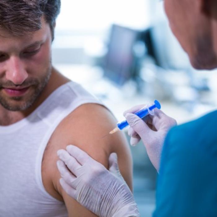 Franța: Este inacceptabil ca SUA să beneficieze prima de vaccin