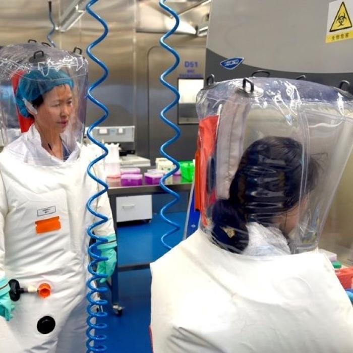 DECLARAȚIE INCREDIBILĂ! Directoarea laboratorului din Wuhan a VORBIT