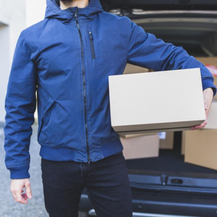 Trump ordonă Amazon și eBay să nu mai livreze aceste mărfuri