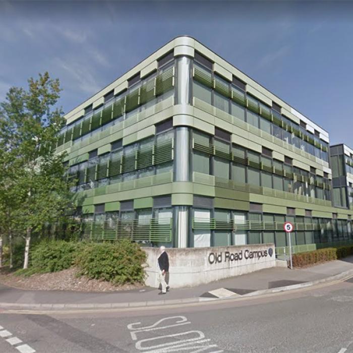 Universitatea Oxford produce deja un vaccin. Când va fi scos pe piață