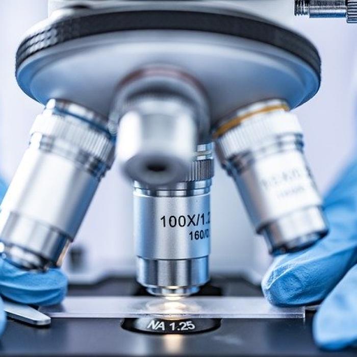 ING Bank. Un milion de euro pentru laboratoare de biologie moleculară