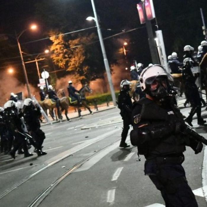 Coronavirus. Proteste în Serbia. Guvernul a cedat