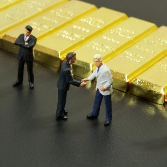 Prețul AURULUI. Va ajunge la 2.000$? Record istoric DOBORÂT