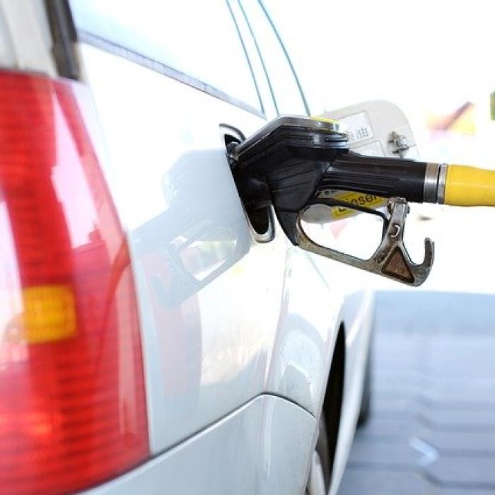 Prețul BENZINEI. Fenomen, ce plasează România pe locul trei în Europa