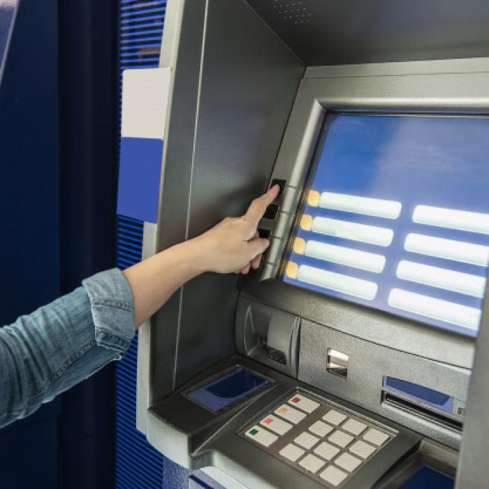 Retragere de numerar de la bancomat, fără card