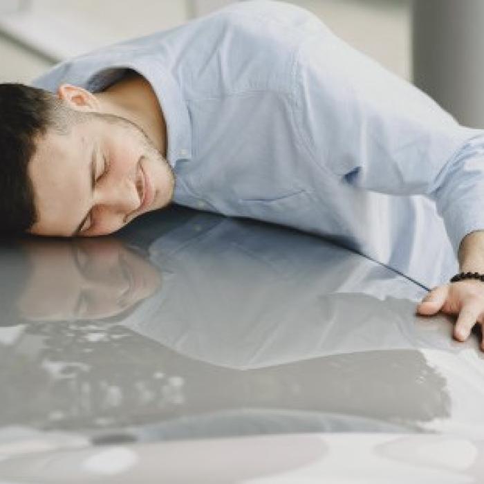 Codul rutier le INTERZICE. Amenzi URIAȘE pentru aceste dispozitive