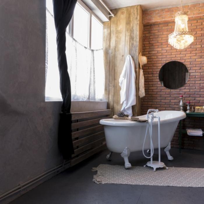 COVID-19. Descoperire șocantă într-un apartament părăsit