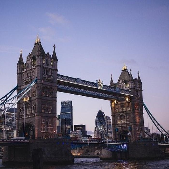 Covid-19: Londra NU exclude cea mai dură variantă
