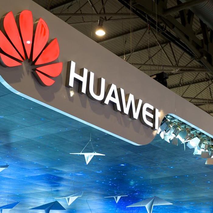 Lovitură cruntă pentru Huawei din partea a doi furnizori