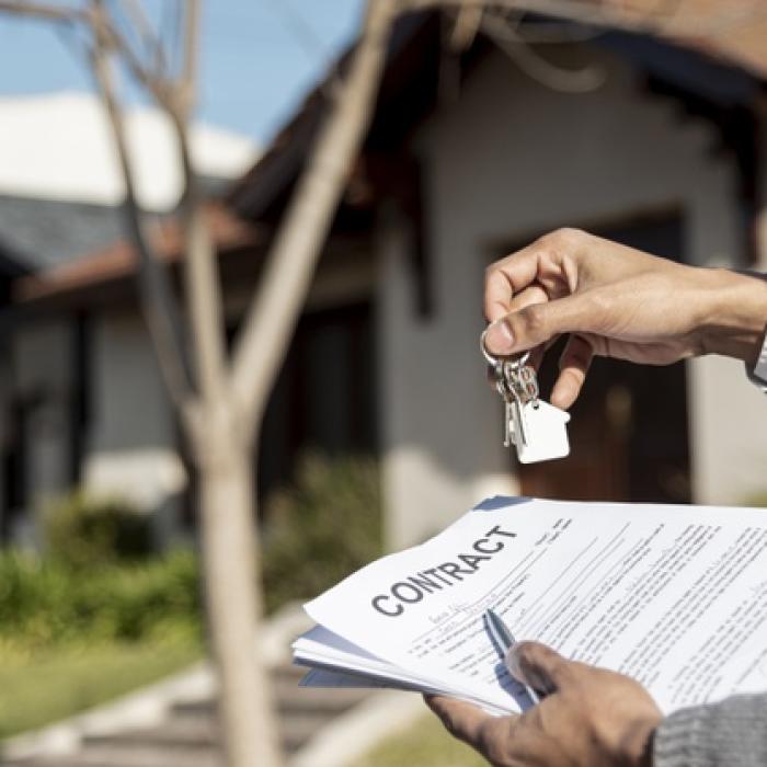 Șmecheria dezvoltatorilor imobiliari. Piperea explică la ce trebuie să fii atent