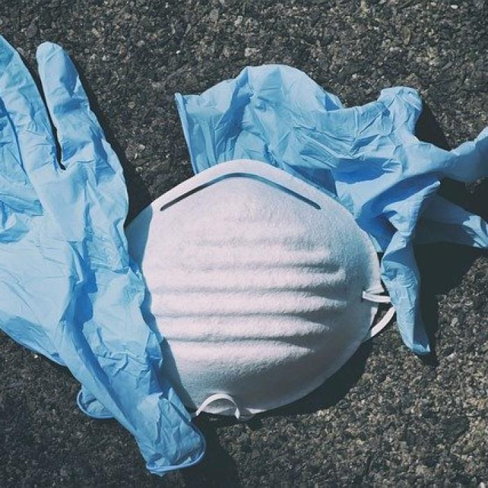 Coreenii au INVENTAT masca facială cu BATERII