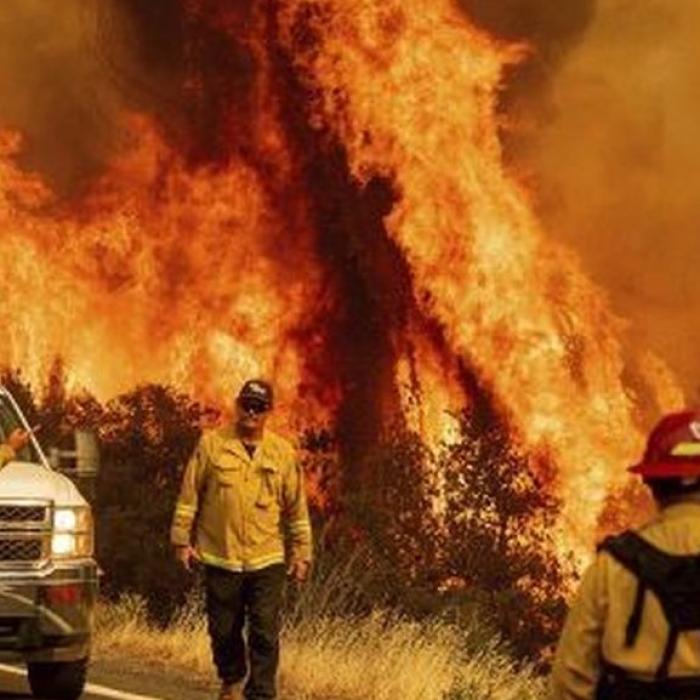 Americanii fug din calea FOCULUI! INFERNUL din Oregon VIDEO