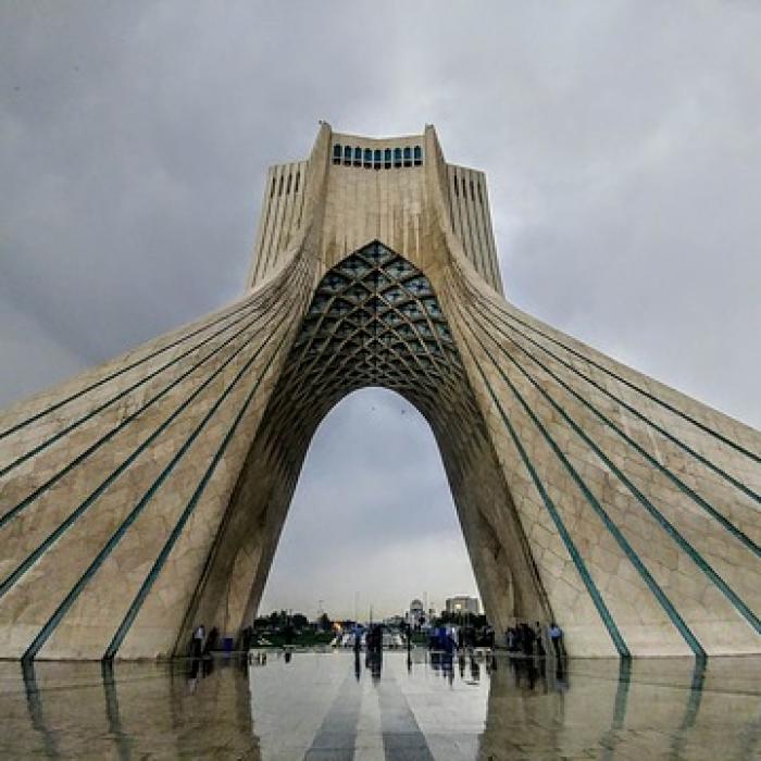 Explozie puternică lângă Teheran: Mai mulţi răniţi, clădiri avariate