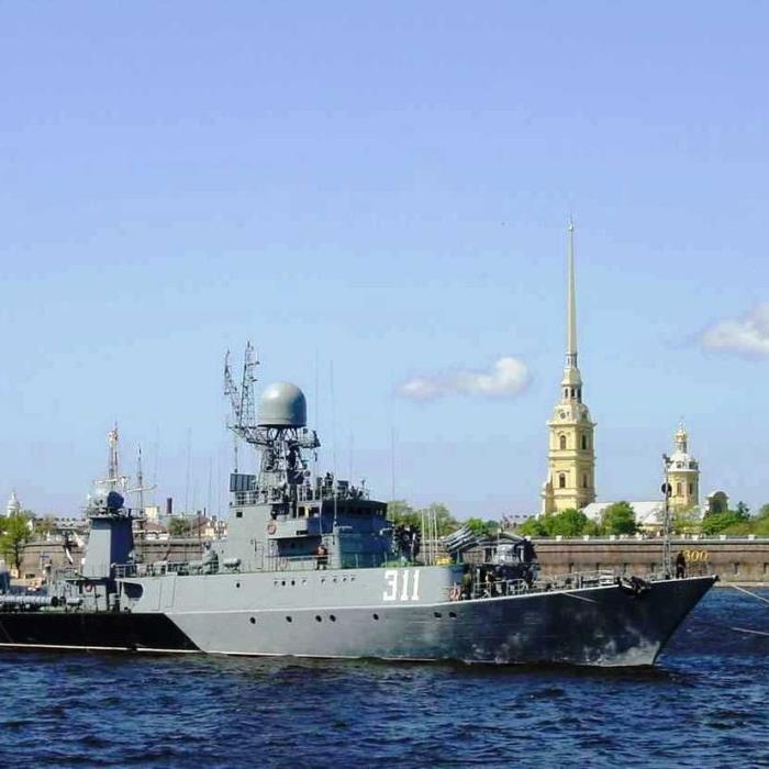 Coliziune între o navă de război a Rusiei cu un vas civil