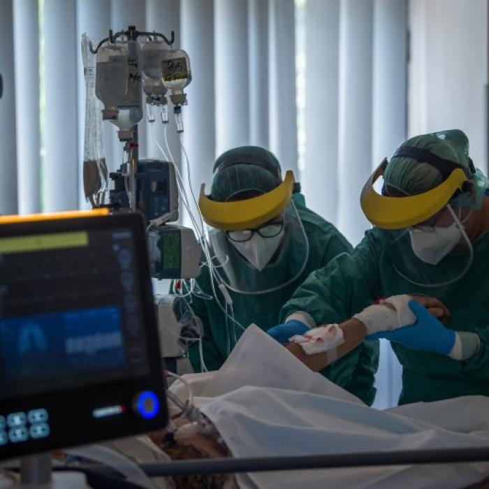 Vaccin, Covid-19. Testări extreme. Cât de morale sunt