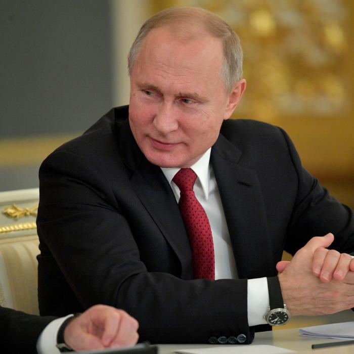 Kremlin: Putin intenţionează să îşi facă vaccinul împotriva coronavirusului