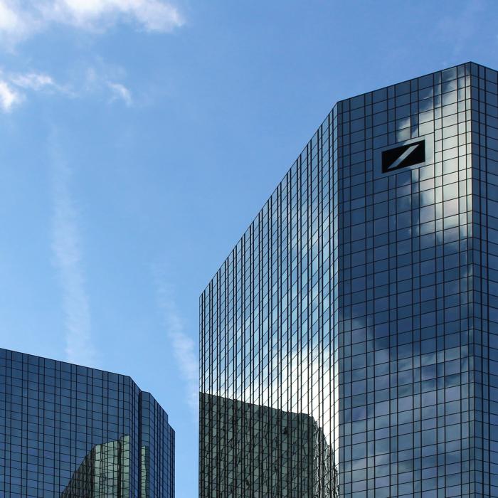 Deutsche Bank, în DIFICULTATE? A început să vândă