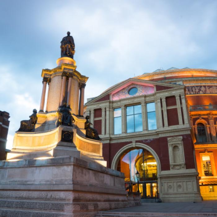 Opera Regala din Londra a vândut un tablou pentru a SUPRAVIEȚUI pandemiei