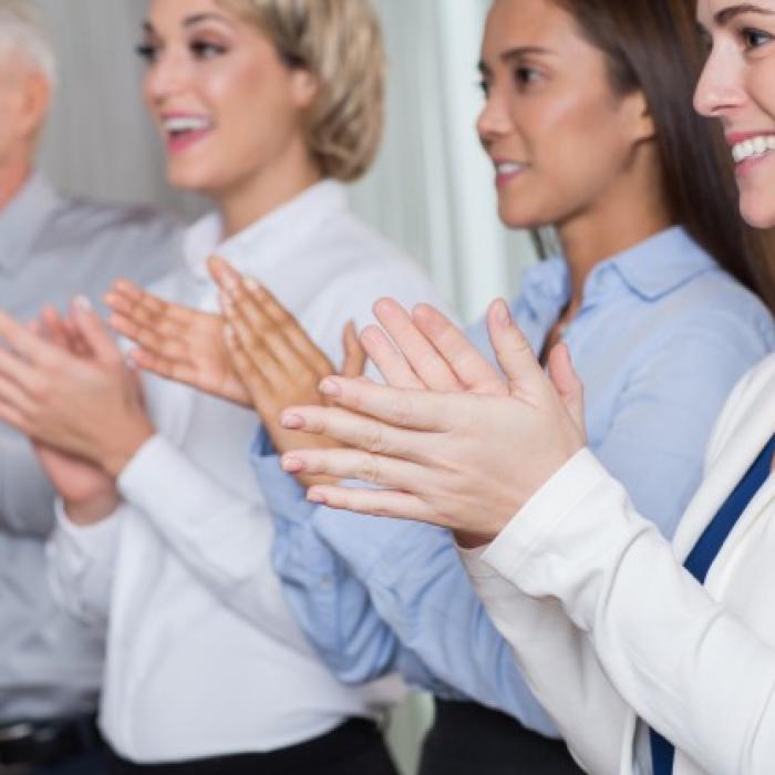 ANGAJĂRI. Firmă din România are NEVOIE de peste 1000 de oameni