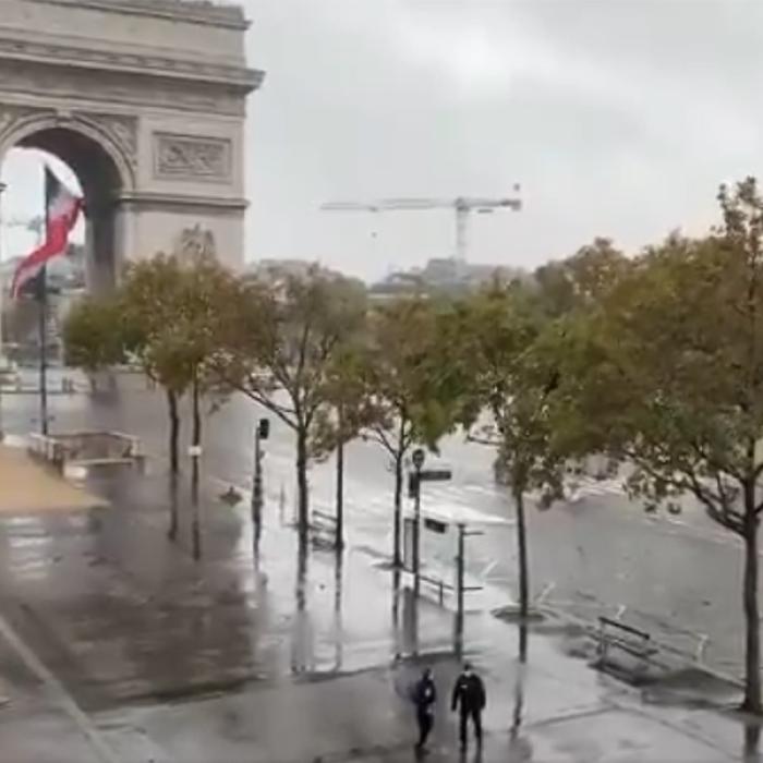 Amenințare cu bombă la Arcul de Triumf din Paris VIDEO