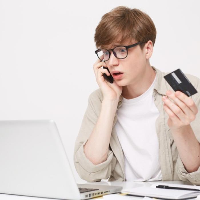 UniCredit impune restricții clienților săi. Despre ce este vorba