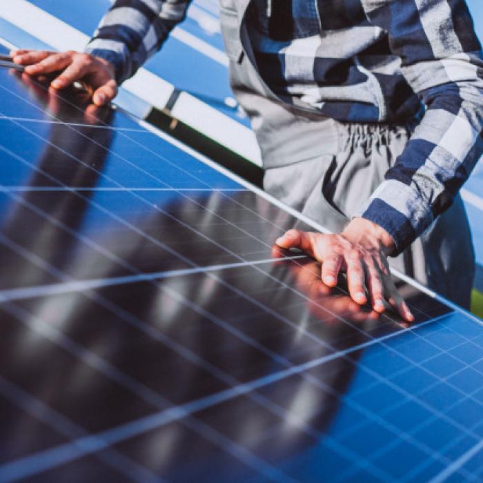 Ministerul Economiei a finalizat ghidul Programului "Electric Up"