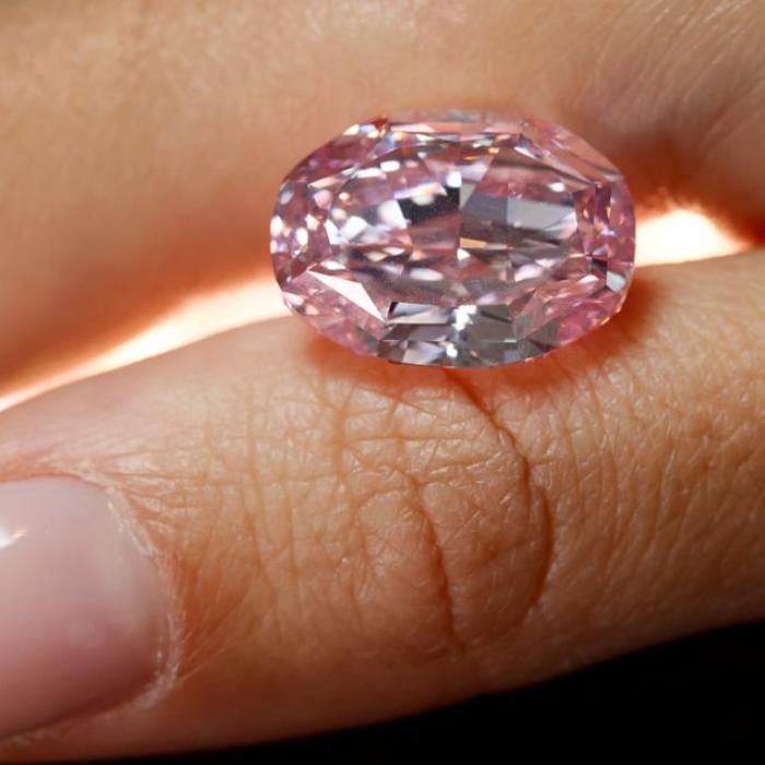 Preț record pentru cel mai scump diamant roz din Rusia