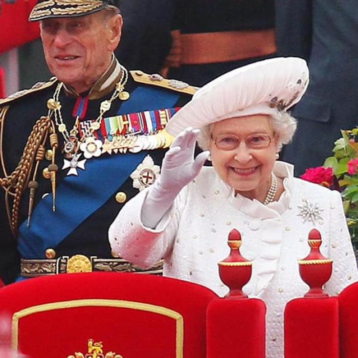 Regina Marii Britanii nu se lasă. A mai lansat unul pe piață