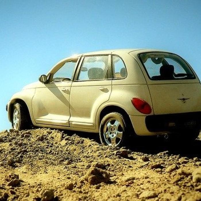 Mașini parcate unde NU trebuie. Cum pot fi RECUPERATE