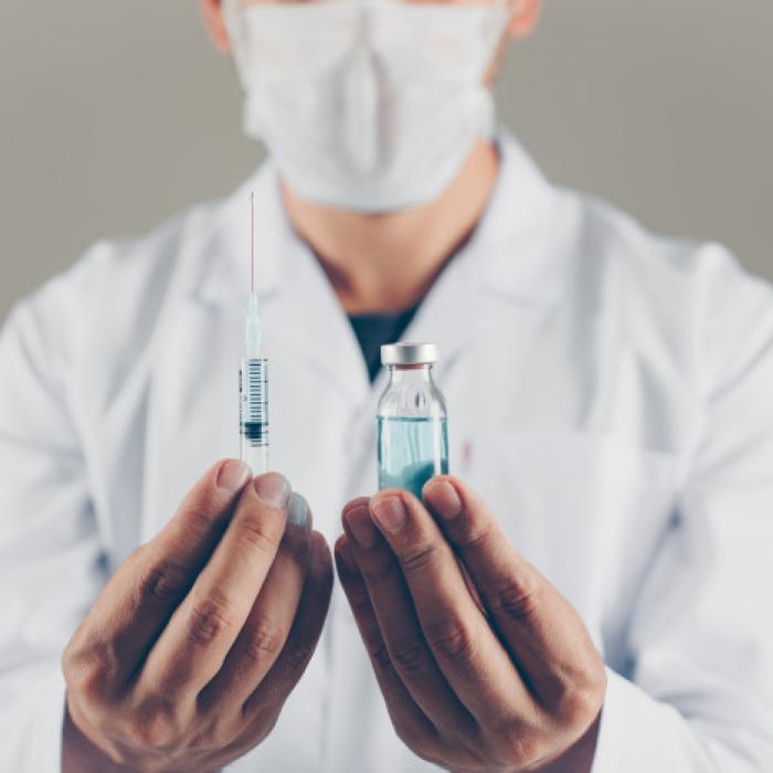 Guvernul a adoptat strategia de vaccinare. Cine vor fi primii care vor fi imunizați