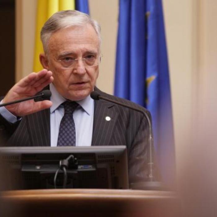 Bancul zilei. Isărescu la frizer