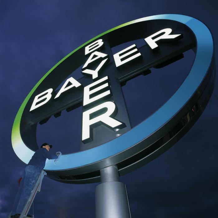 Bayer sare în ajutorul UE în criza vaccinurilor