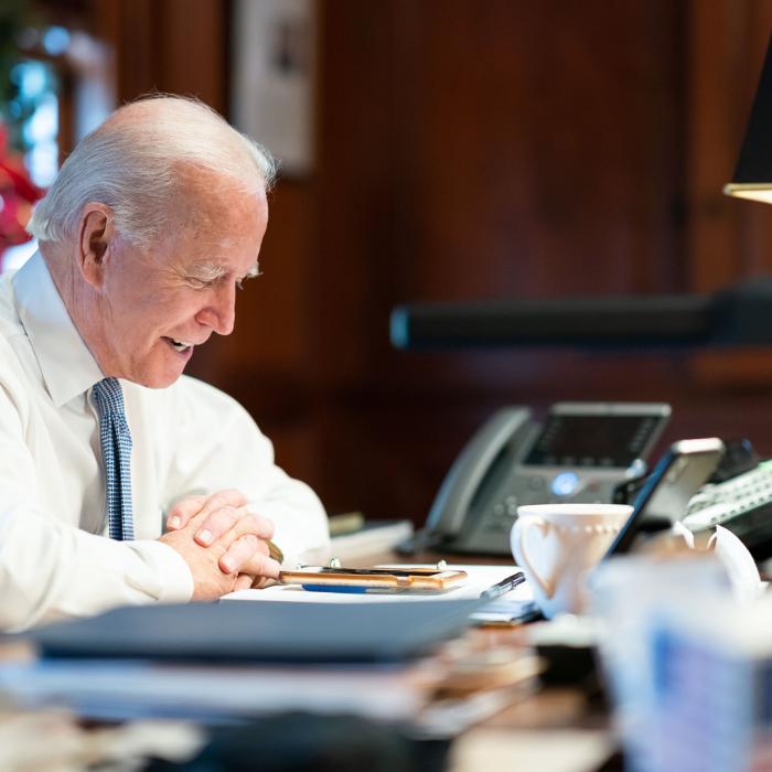 Joe Biden a stabilit cine are prioritate la vaccinare
